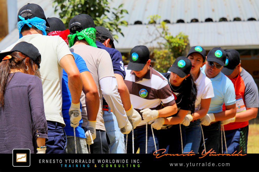 Team Building Quito - Talleres de Cuerdas Quito | Team Building Empresarial para el desarrollo de equipos de trabajo